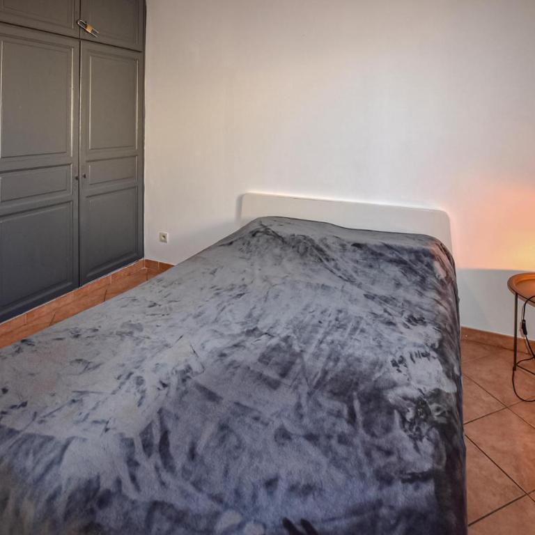 Amazing Home In Avignon - Maison de Vacances 3 Chambres - 13