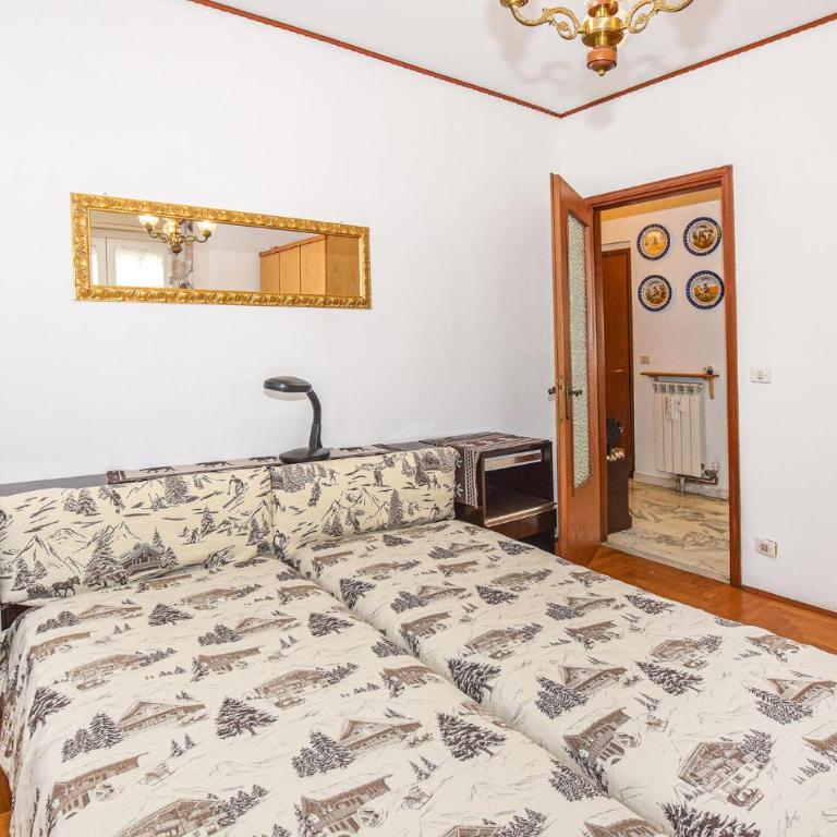 2 Bedroom Lovely Apartment In Chatillon - Appartamento con 2 Camere da Letto - 8