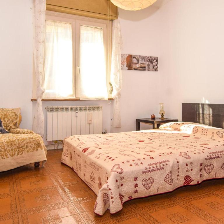2 Bedroom Lovely Apartment In Chatillon - Appartamento con 2 Camere da Letto - 9