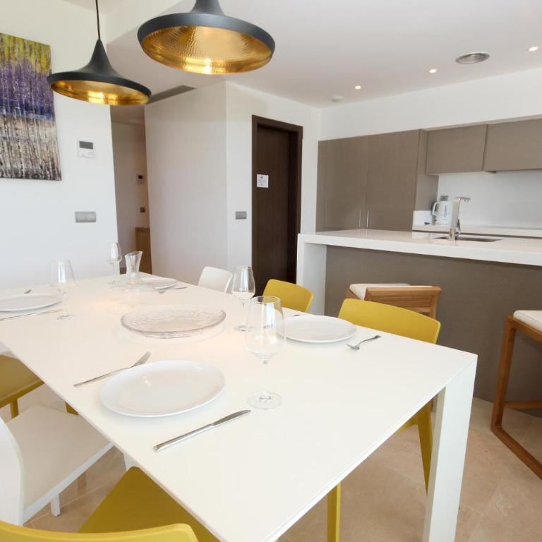 Amazing Apartment In Estepona With Heated Swimming Pool - Apartamento de 3 dormitorios - 6