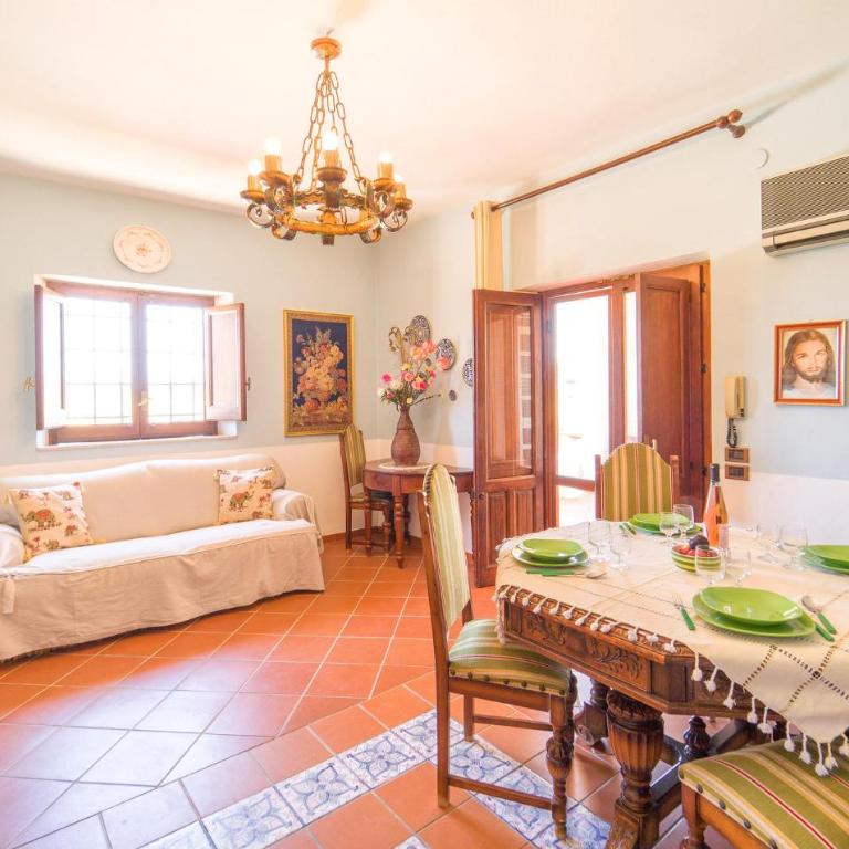 Amazing Home In Partinico Pa - Casa Vacanze con 3 Camere da Letto - 3