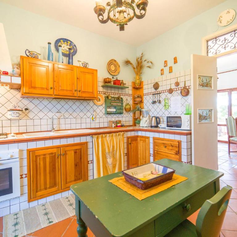 Amazing Home In Partinico Pa - Casa Vacanze con 3 Camere da Letto - 9