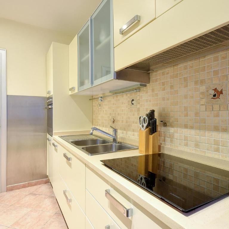 Cozy Apartment In Rapallo With Wifi - Appartamento con 2 Camere da Letto - 10