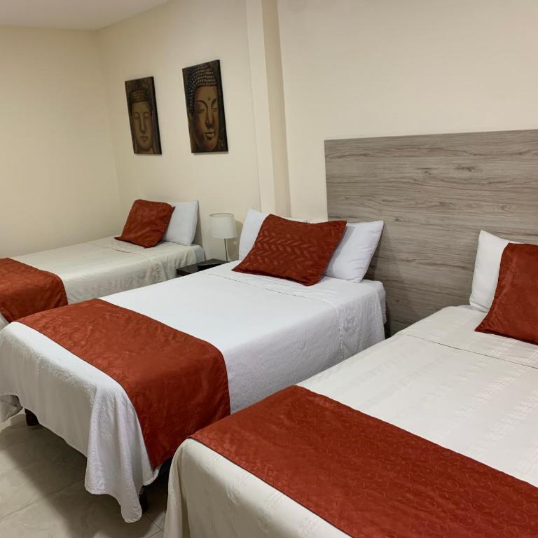 Hotel Las Mercedes Airport-Quito - Superior Triple Room - 2