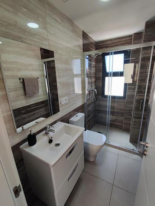 Piso completo-Parking gratuito - Apartamento de 2 dormitorios - 20