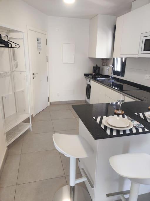 Piso completo-Parking gratuito - Apartamento de 2 dormitorios - 29