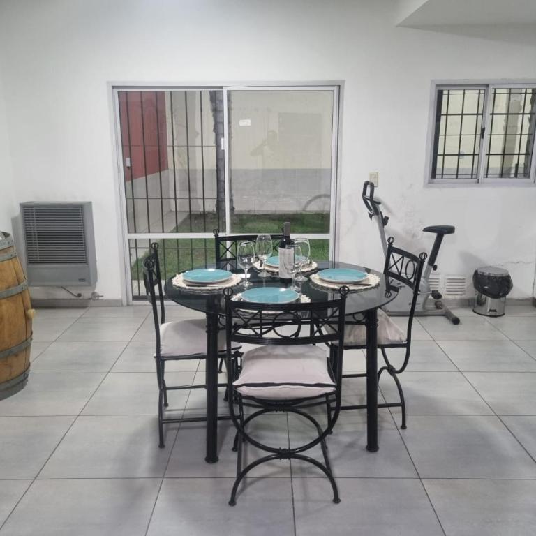 Moderna y hermosa Casa-Duplex con piscina y excelente ubicación - Casa - 9