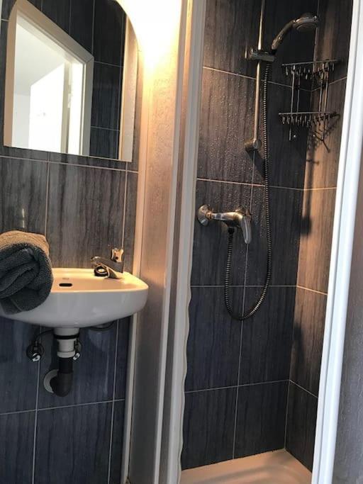 Nyrenoverat! Beachfront townhouse med pool - Casa - 23