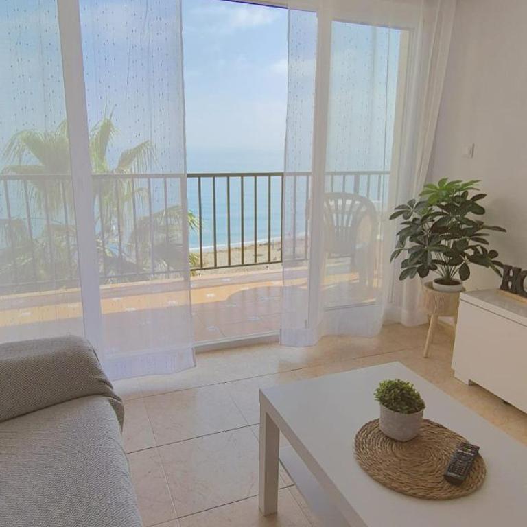 Apartamento con piscina en la primera línea de playa de Fuengirola - Apartamento con vistas al mar - 1