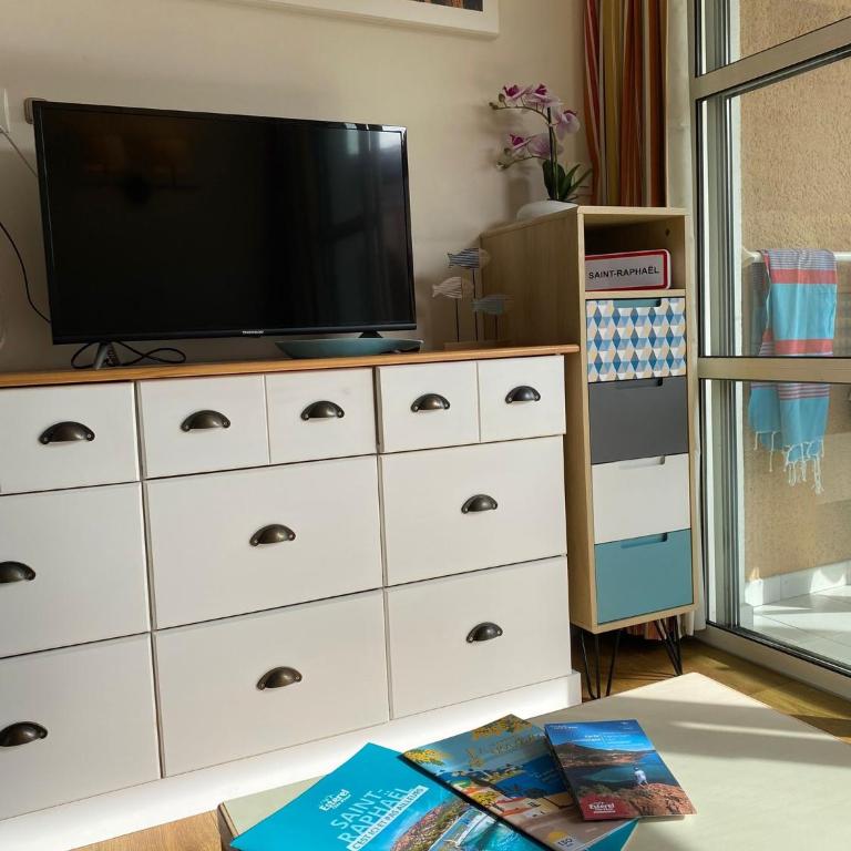 "Location Vue MER et ESTEREL", Cap Estérel Agay-Saint Raphaël, T2, piscines, parking, wifi - Apartment mit 1 Schlafzimmer - 15