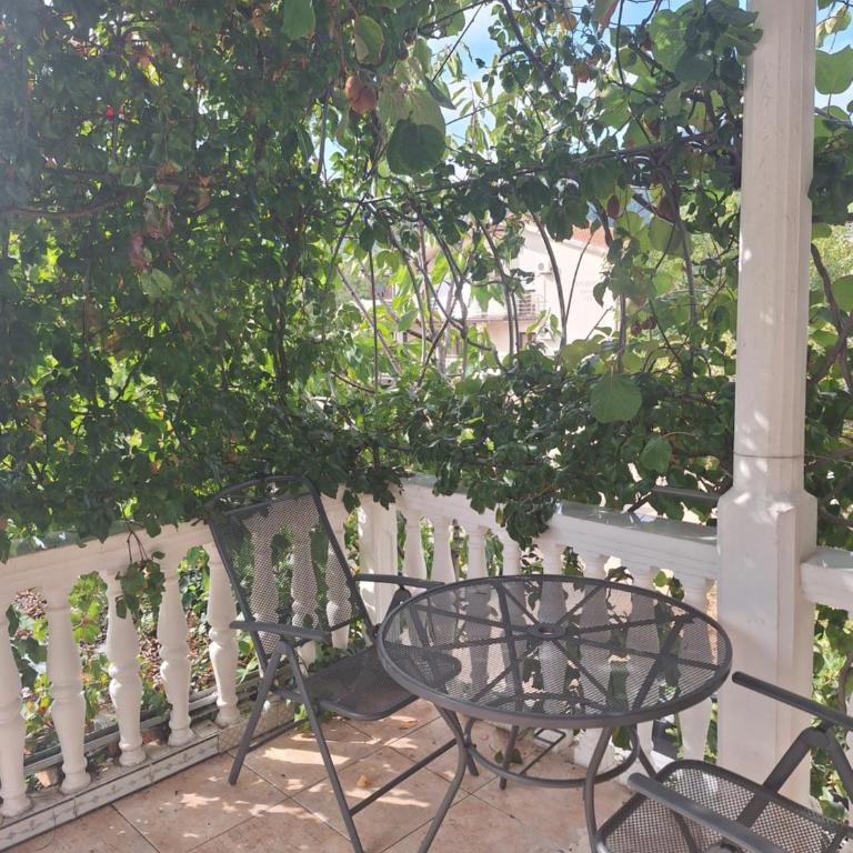 Apartment at villa with pool - Kuća sa 1 Spavaćom Sobom - 12