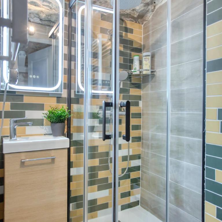 Elegant Triplex in Paris - Ideal for 10 - Aircon - Appartement - 3