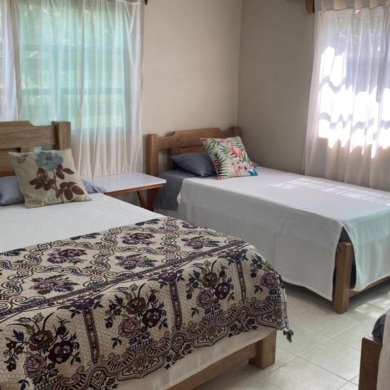 Zéfiro Hostal - Habitación Familiar con vistas al mar - 2