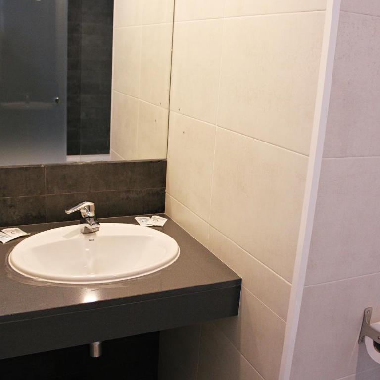 Checkin Urban Nevada - Double or Twin Room - 2