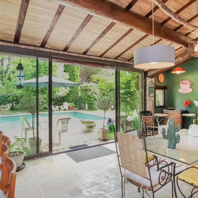 Amazing Home In Carpentras With Private Swimming Pool, Can Be Inside Or Outside - Maison de Vacances 1 Chambre - 3