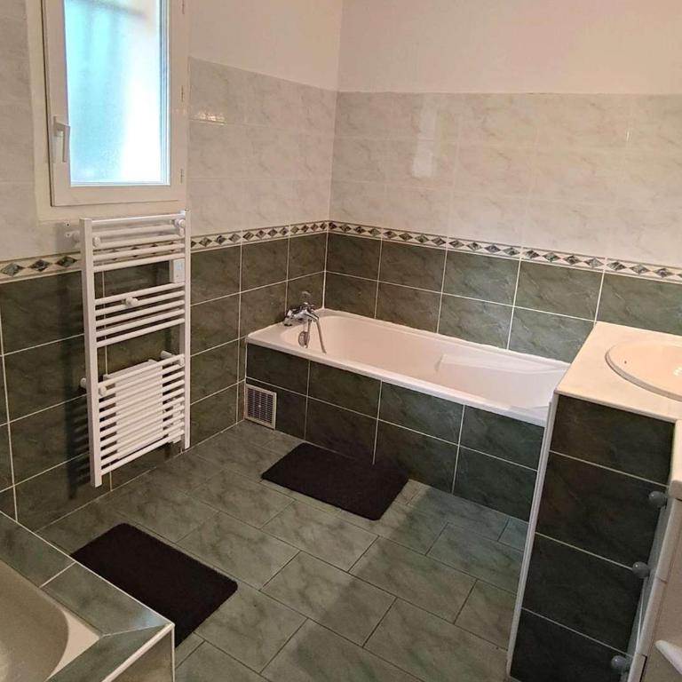 Spacieuse villa familiale avec terrasses à 500m du Bassin - Villa mit 3 Schlafzimmern - 3