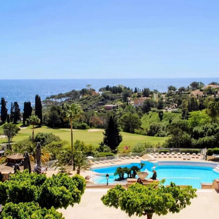Cap One, au cœur de Cap Esterel VUE MER & PISCINES - Accès piscines et parking couvert inclus - Appartement 1 Chambre - 45