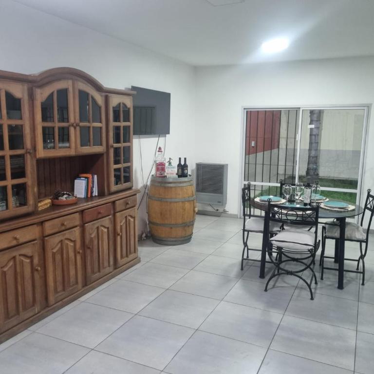 Moderna y hermosa Casa-Duplex con piscina y excelente ubicación - Casa - 3