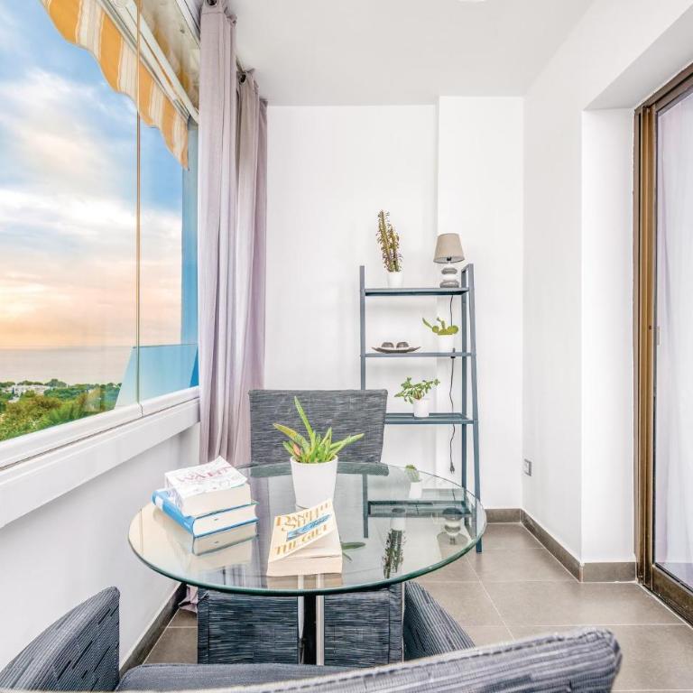 Stunning Apartment In Mijas Costa - Apartamento de 2 dormitorios - 3