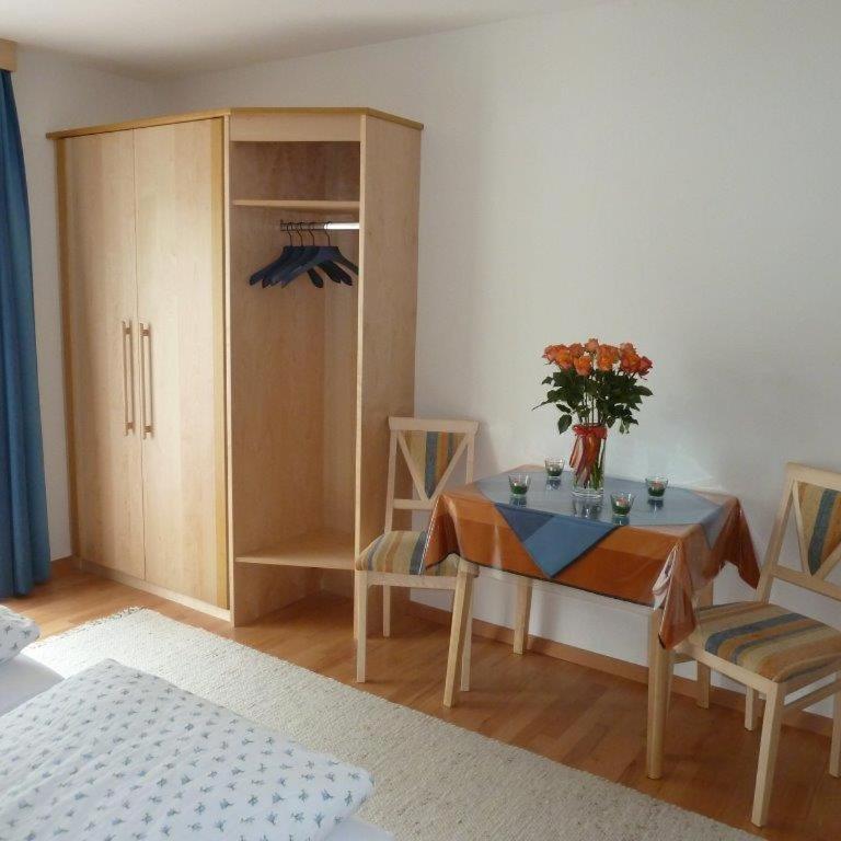 Pension Holzmann - Doppelzimmer mit Balkon - 13