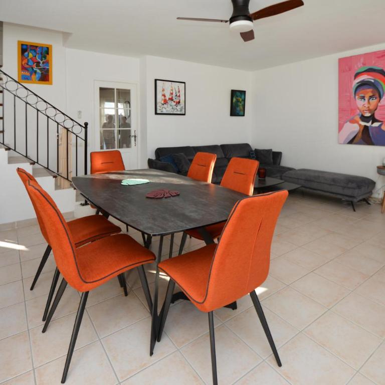 Cozy Home In Aigues-Mortes With Wifi - Three-Bedroom Vacation Home - 10