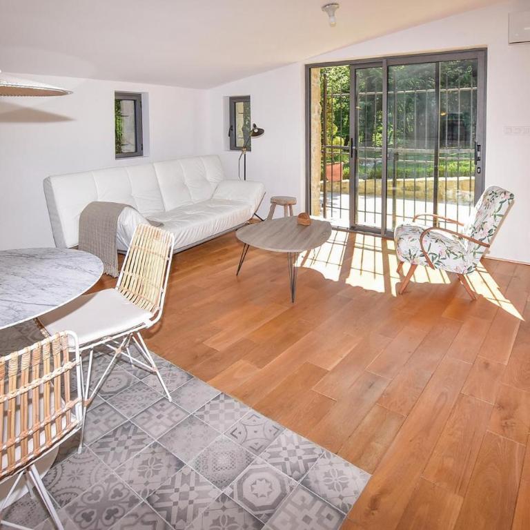 Luxurious Home In Malaucene - Ferienhaus mit 1 Schlafzimmer - 5