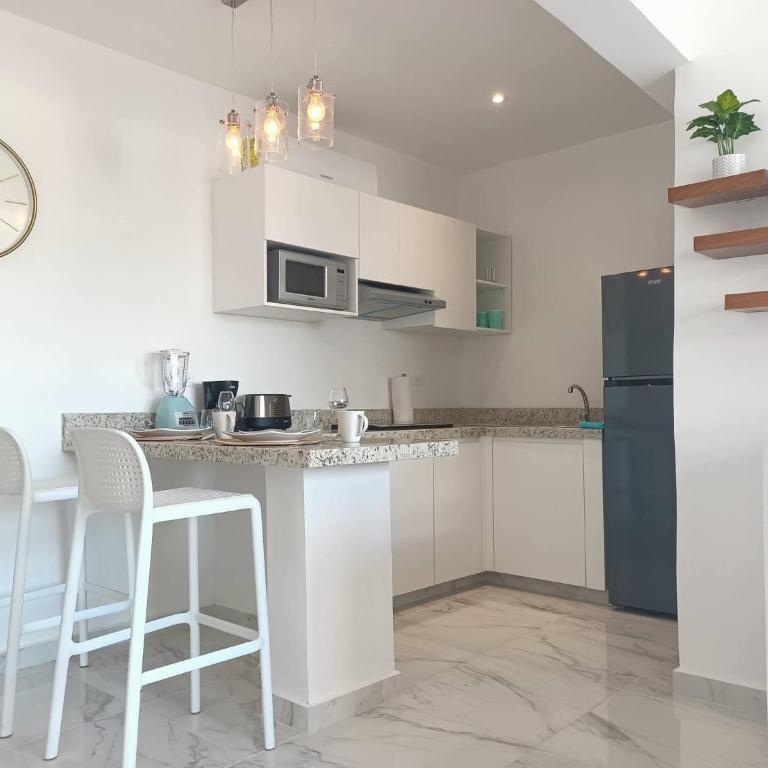 Beautiful Studio Very Close To The Beach and 5th Avenue - Apartment - 1