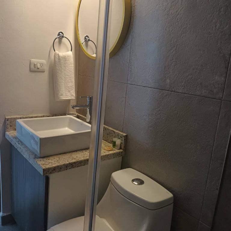 Beautiful Studio Very Close To The Beach and 5th Avenue - Apartment - 12