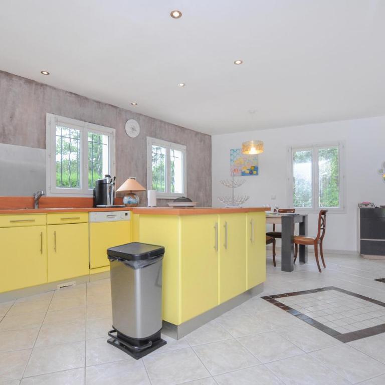 Gorgeous Home In Saint-Cézaire-Sur-Siag - Casa Vacacional de 3 dormitorios - 5