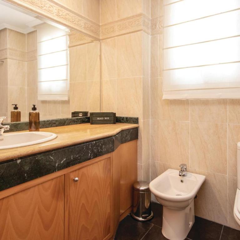 Beach Front Apartment In Estepona - Apartamento de 2 dormitorios - 10