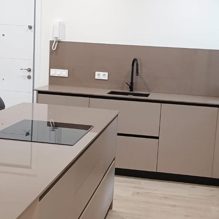 Nuevo y cómodo piso céntrico - Apartamento de 3 dormitorios - 10
