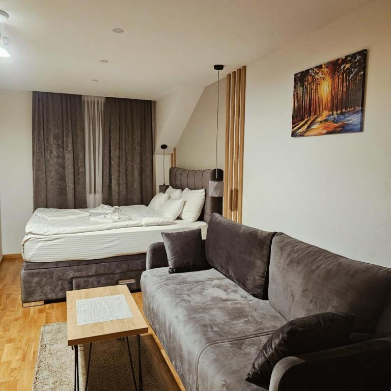 Golden Hour - Studio Apartman s Balkonom - 1
