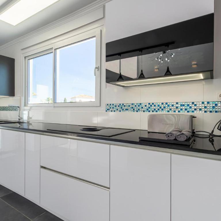 Beautiful Home In Las Lagunas De Mijas - Casa Vacacional de 7 dormitorios - 4