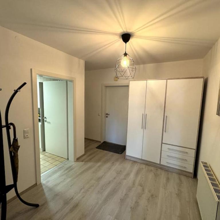 Schöne Wohnung in grüner Lage mit Fitnessgerät - Apartment mit 1 Schlafzimmer - 9
