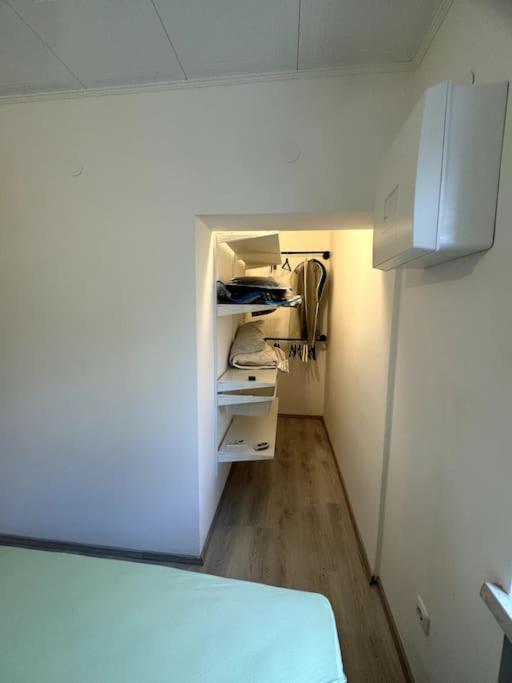 Schöne Wohnung in grüner Lage mit Fitnessgerät - Apartment mit 1 Schlafzimmer - 8