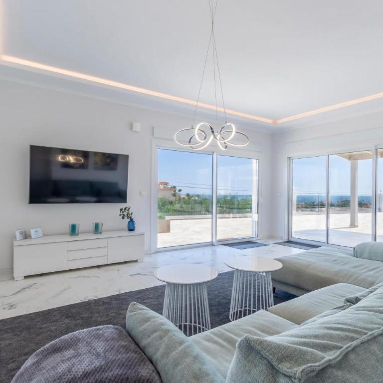Beautiful Home In Las Lagunas De Mijas - Casa Vacacional de 7 dormitorios - 1