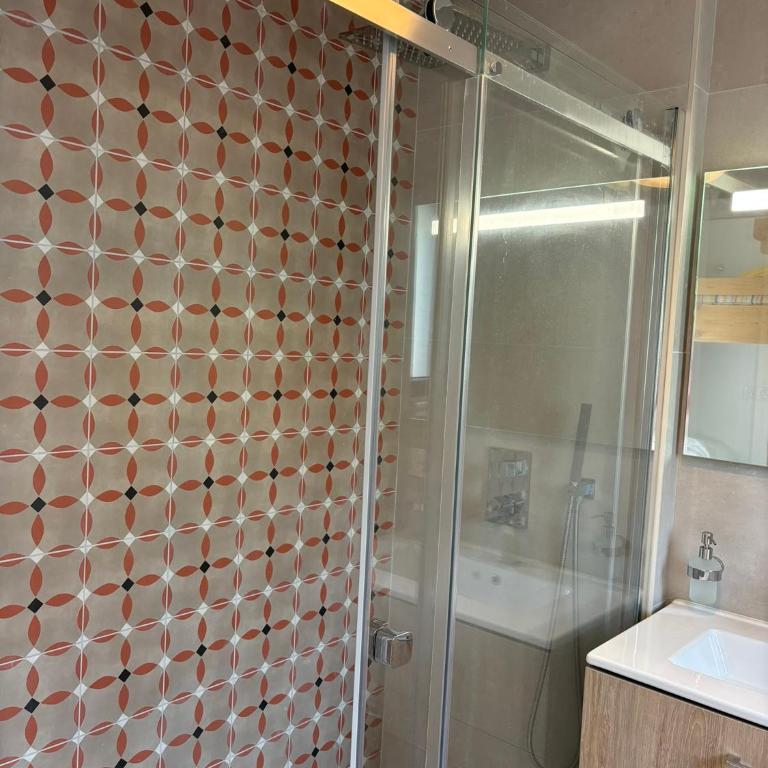 Domani Vencius - Cocon de bien-être à Vence avec vue mer, piscine et terrasse ensoleillée - Appartement 2 Chambres - Vue sur Mer - 24