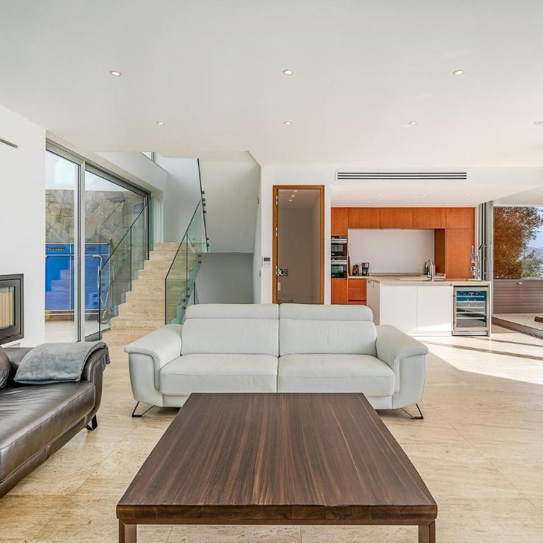 Beach Front Home In Granada - Five-Bedroom Holiday Home - 10