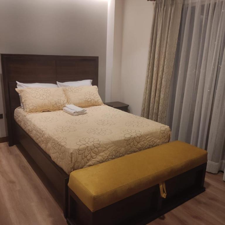 GZ GUEST HOUSE - Habitación con cama grande y balcón - 6