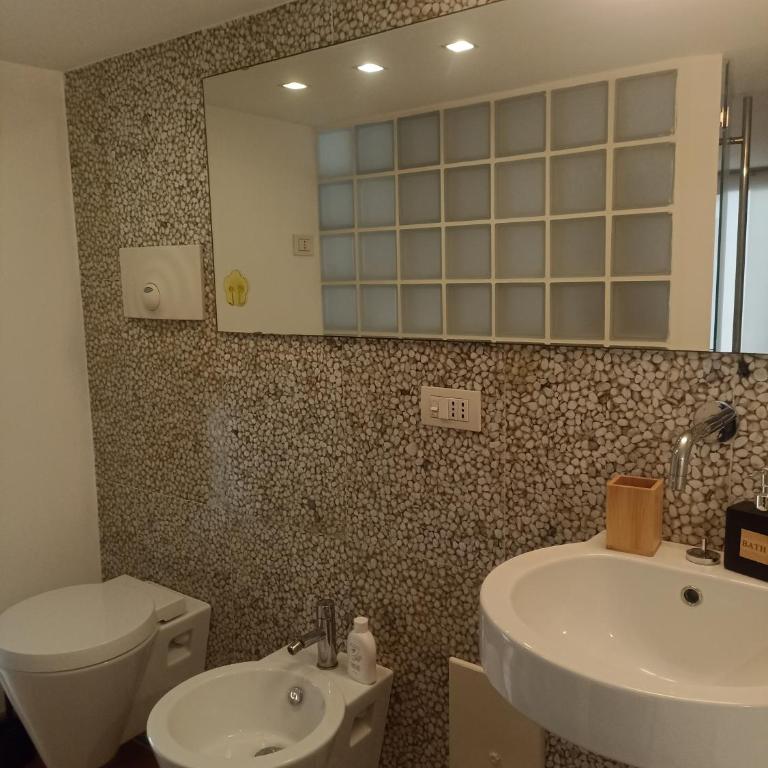 Napolina House - Chiaia - Appartamento con 2 Camere da Letto e Balcone - 31
