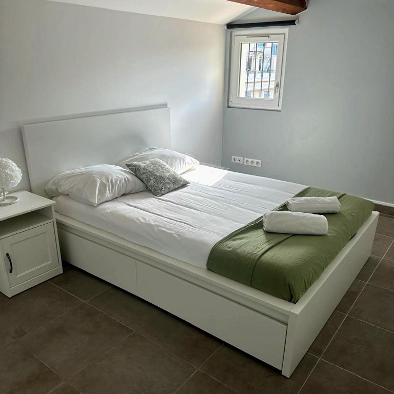 Appartement T3 Duplex sous les Toits de Marseille Panier Vieux Port - Appartement 2 Chambres - 11