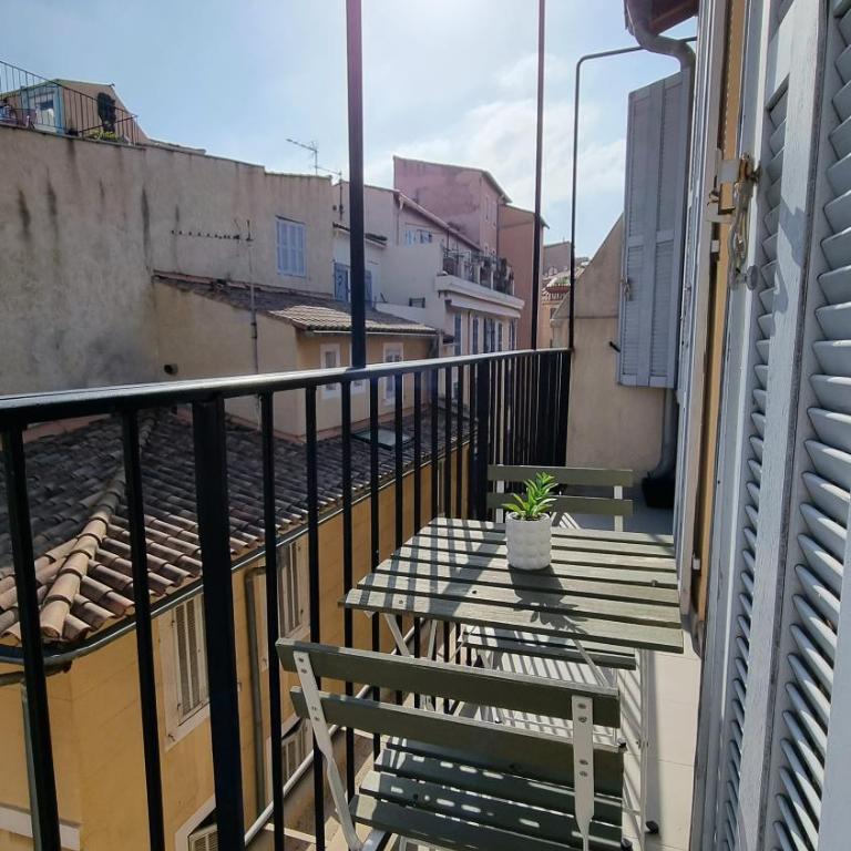 Appartement T3 Duplex sous les Toits de Marseille Panier Vieux Port - Appartement 2 Chambres - 8