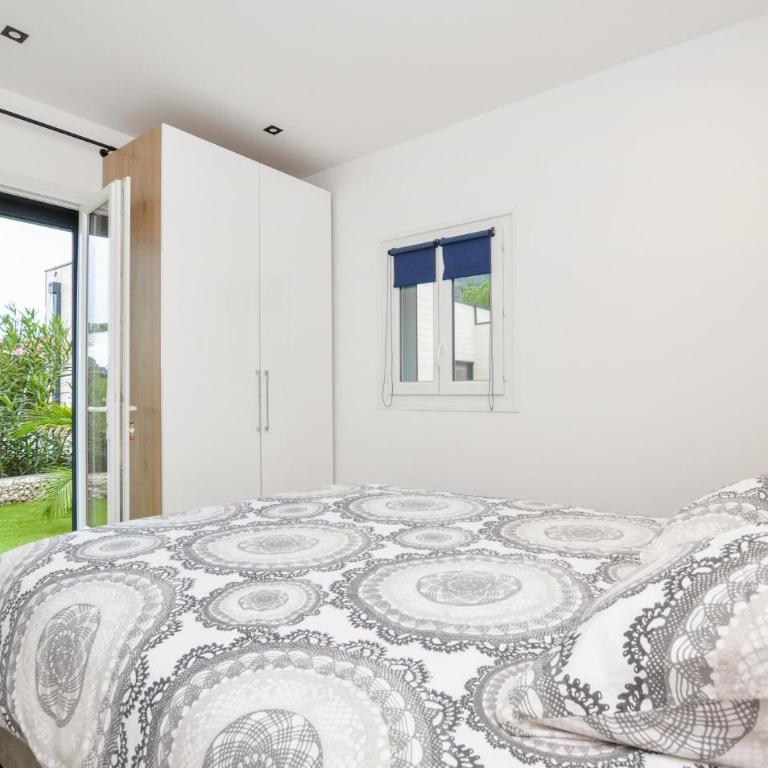 Beach Front Home In Cavalaire-Sur-Mer With Wifi - Maison de Vacances 1 Chambre - 5