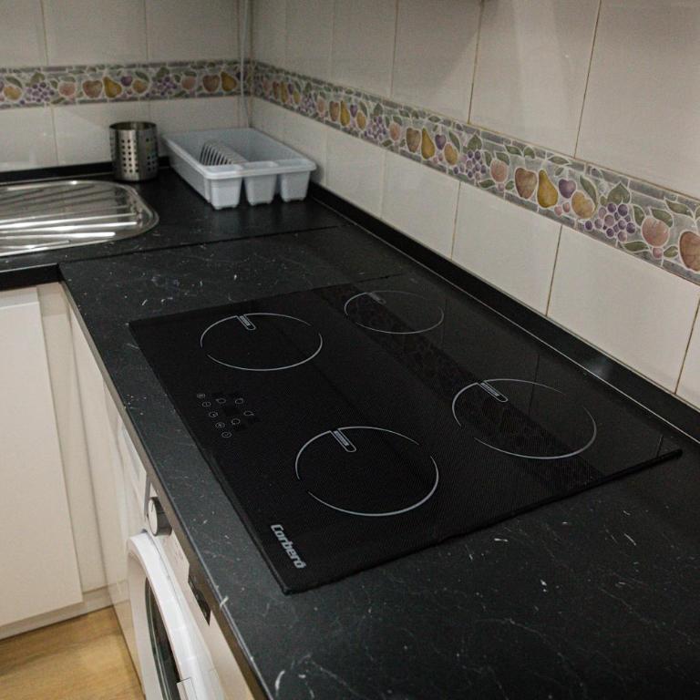 Casa a pasos de Las Ramblas - Three-Bedroom Apartment - 6