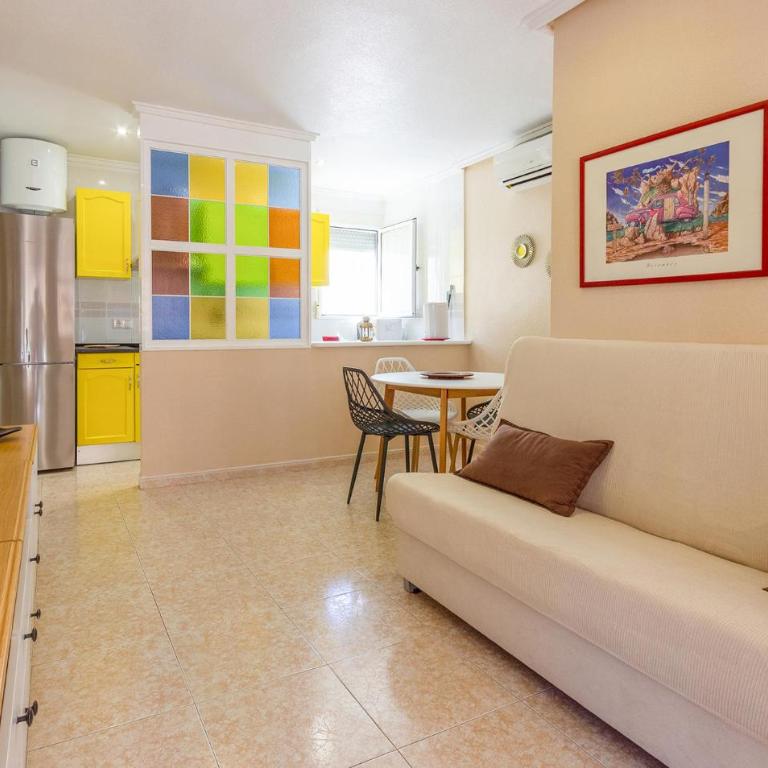 2 Bedroom Lovely Apartment In Torrevieja - Apartamento de 2 dormitorios - 2