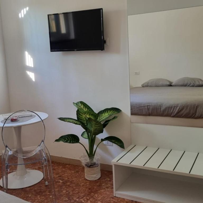 BAM BAM TIBURTINA Guesthouse - Double Room with Private Bathroom - 13