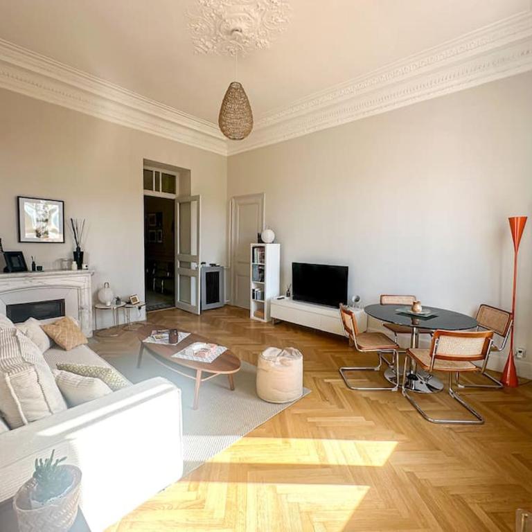 Appartement exceptionnel belle époque avec grande terrasse plein sud - Appartement 2 Chambres - 15