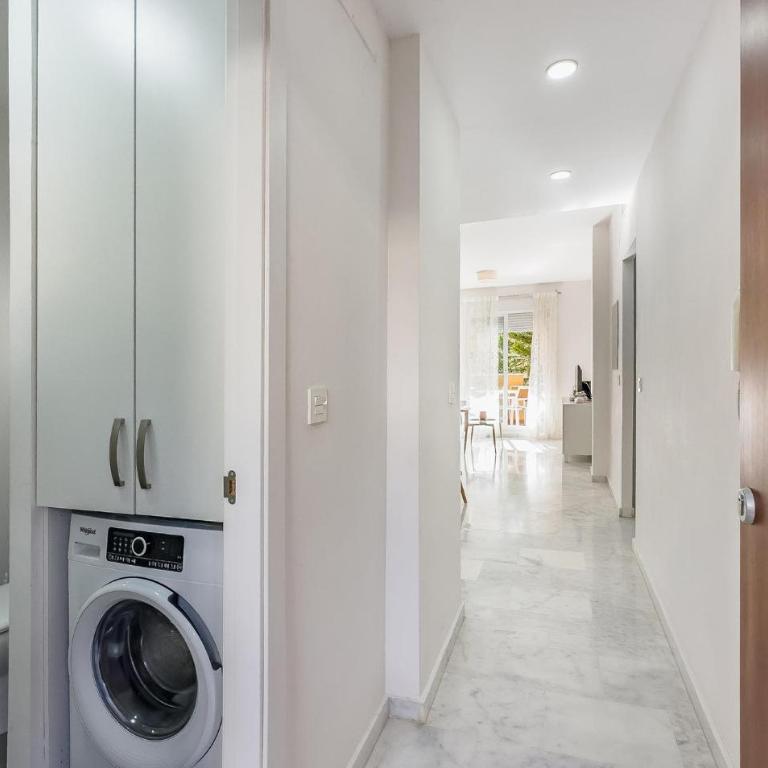 Amazing Apartment In Fuengirola - Apartamento de 2 dormitorios - 10