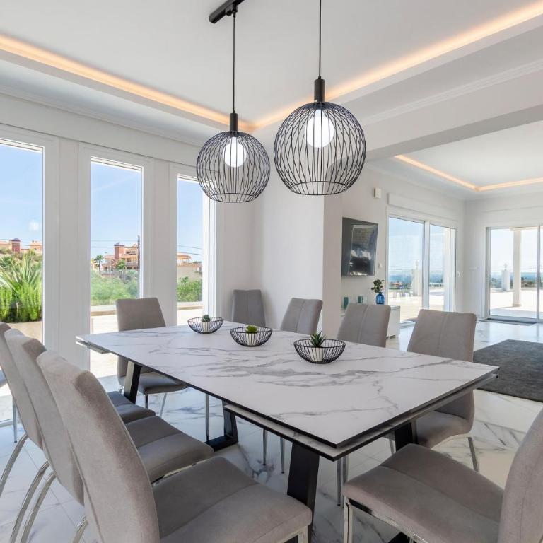 Beautiful Home In Las Lagunas De Mijas - Casa Vacacional de 7 dormitorios - 2