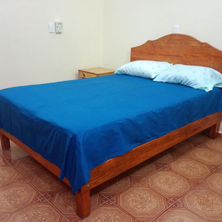 Hospedaje casa Yuca - Habitación Estándar - 1 cama grande - 6
